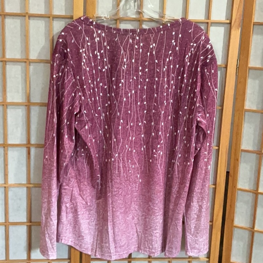 NWT PINK & WHITE TOP - Picture 3 of 3